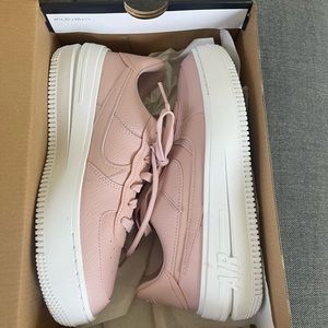 COPY - Women’s Nike Air Force 1 PLT.AF.ORM pink size 8